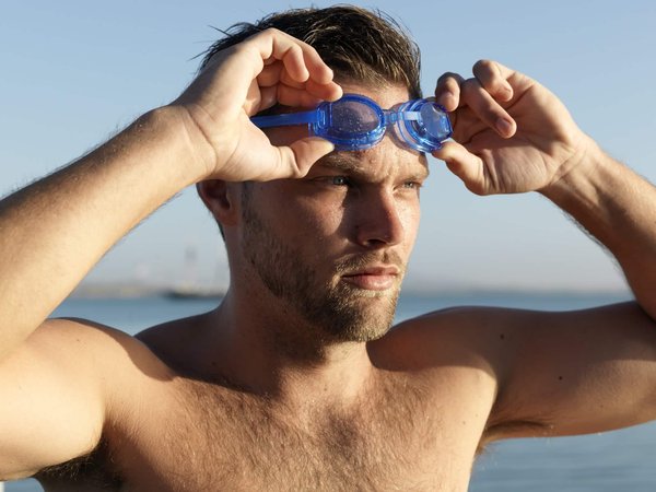 Dénichez la parfaite paire de lunettes de piscine de vue qui vous va le mieux.