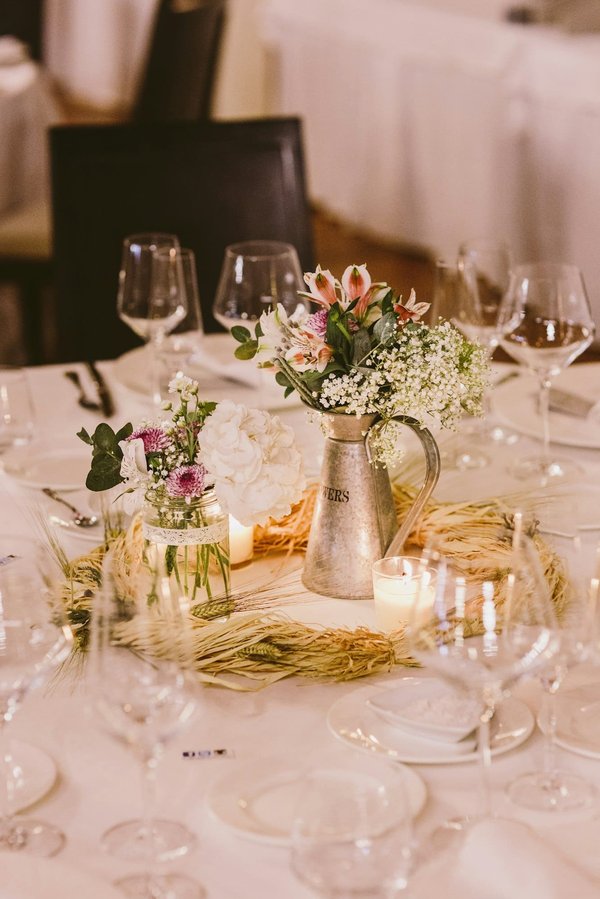 Créez une ambiance magique avec un centre de table mariage sophistiqué !